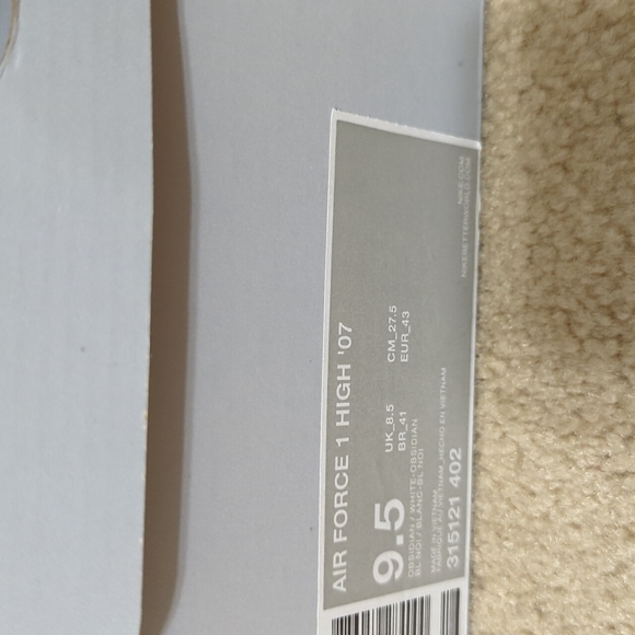 Nike Air Force 1 High - Picture 2 of 7